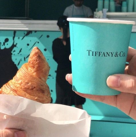 Tiffany也開設(shè)快閃店賣咖啡！蒂凡尼的早餐：閱盡鉛華，方知真愛可貴