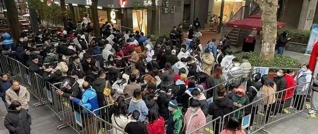 茶顏悅色武漢門(mén)店飲品被炒出一百塊一杯！