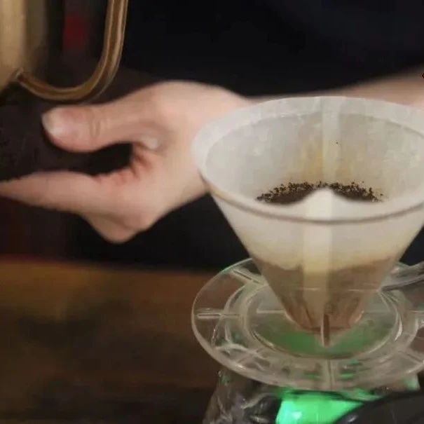 咖啡師養(yǎng)成記 | 還不會控水的新手該推薦什么濾杯？