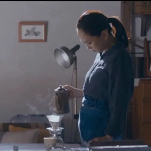 你甚至能在電影中學會沖咖啡