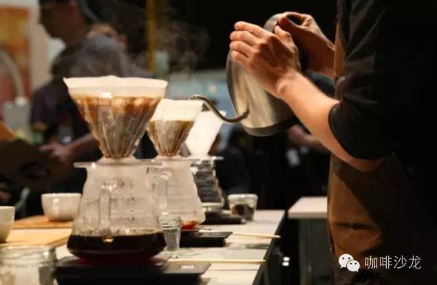 2016年咖啡沖煮大賽冠軍Tetsu Kasuya專訪