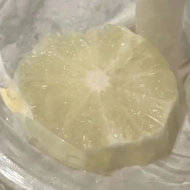 檸檬片放這里 是什么操作?。? title=