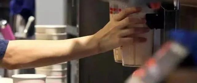個(gè)月開(kāi) 家茶飲店 今年行業(yè)繼續(xù)卷
